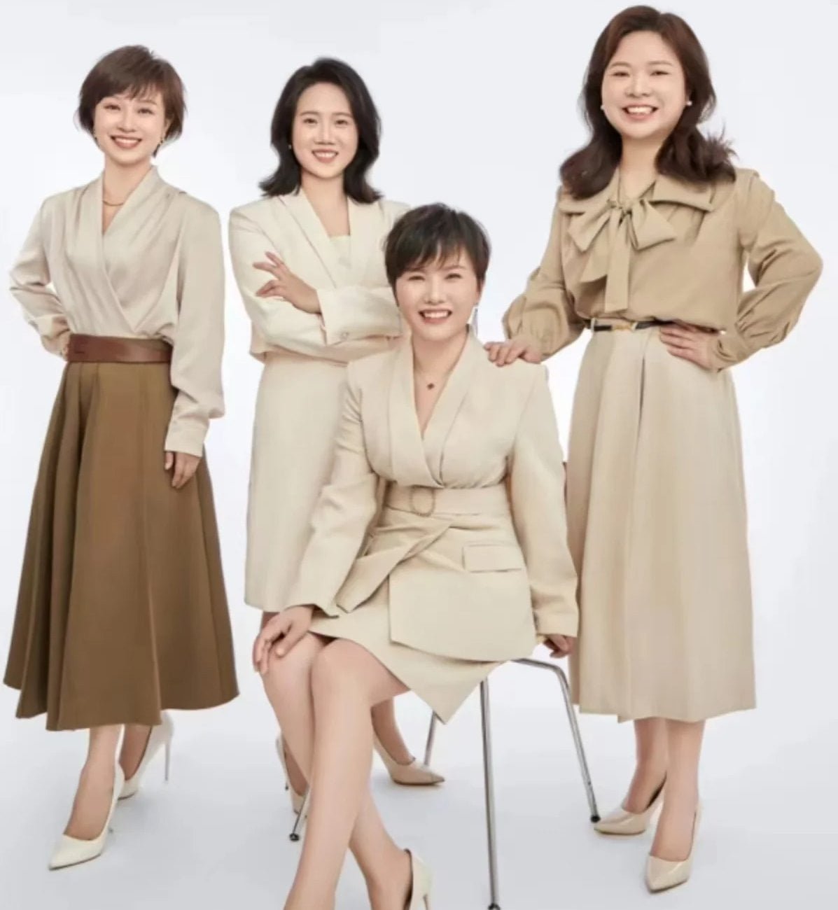 Five Finger export sales team ready to assist international clients